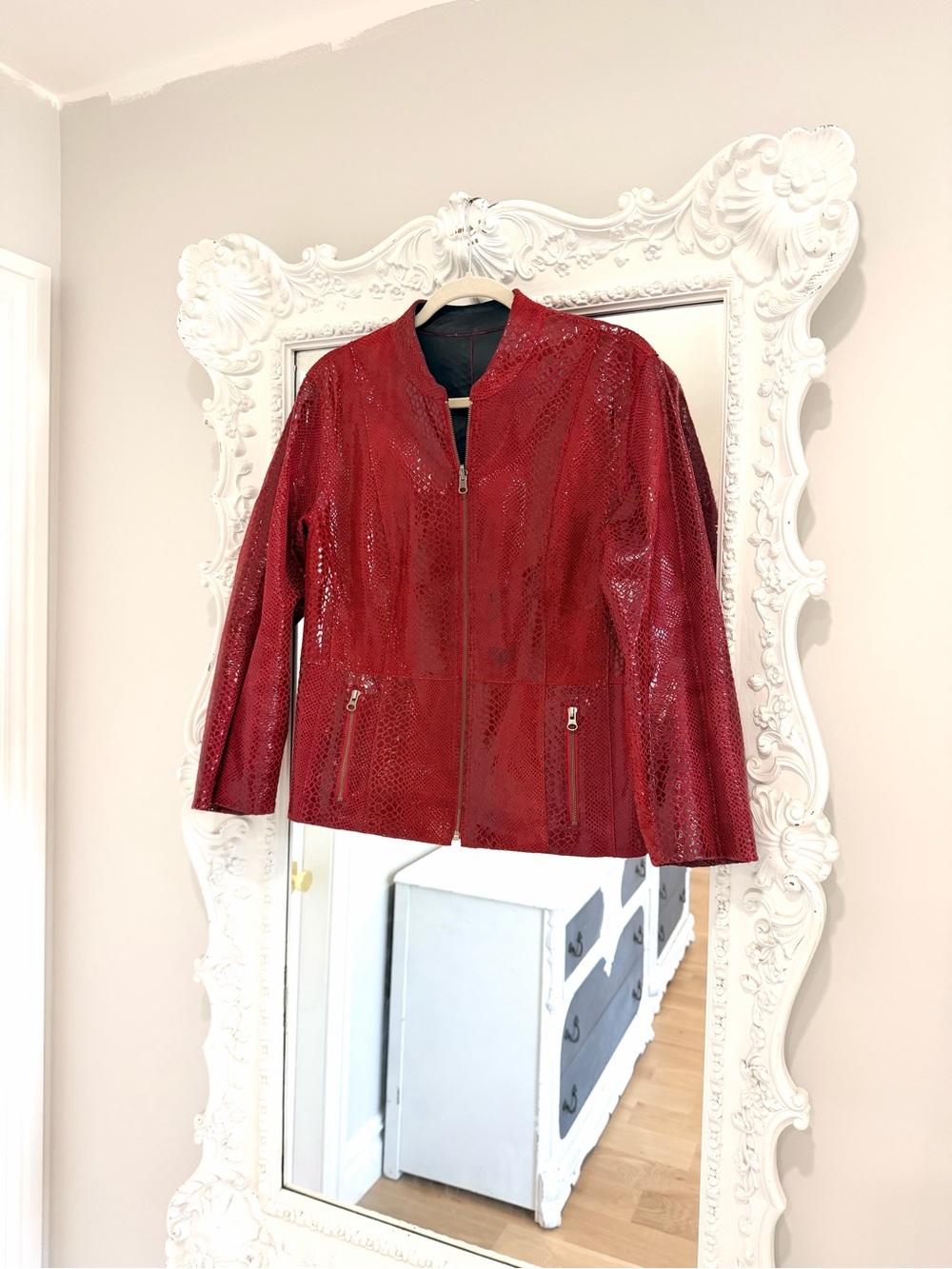 Chico’s Black and Red Women's Reversible Zip-Front Leather & Snake Skin Jacket